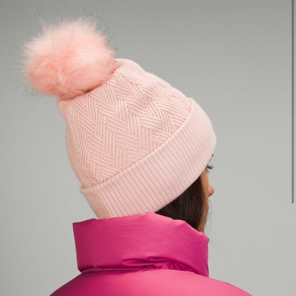 LAST SET:  Lululemon Sherpa Weave Beanie Hat & Mittens - Picture 6 of 14